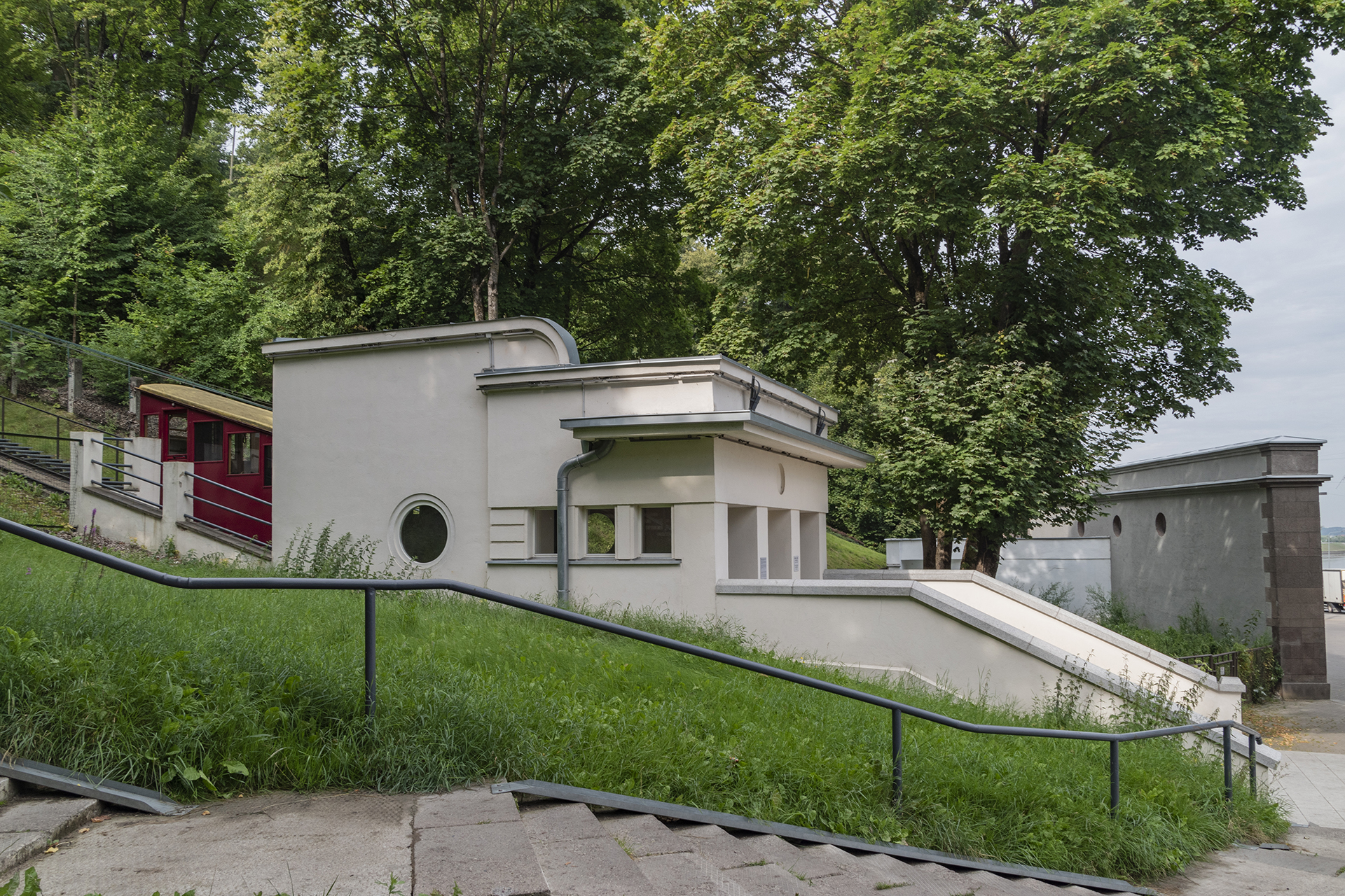 www.modernist.kaunas.lt
